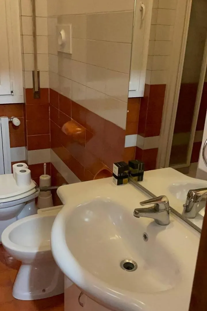 Metro Lanza Palace Milan